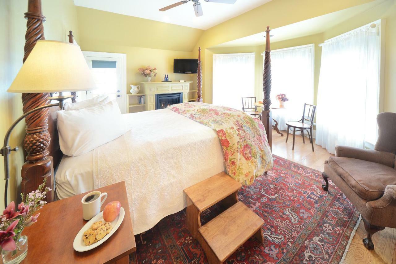 The Springwater Bed And Breakfast サラトガスプリング エクステリア 写真